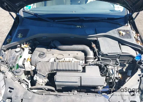 2012 Volvo S60 T5 z USA, uszkodzony, nr VIN YV1622FS2C2118191